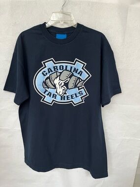 Finish Line Navy T-Shirt with UNC Tar Heels Light Blue & White Logo XL